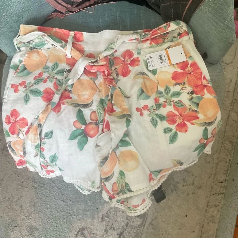 NWT SZ 10 Sofia Belted Linen Floral Shorts